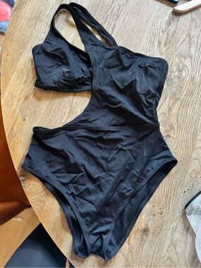 Adore Me Black One-Shoulder Cutout One-Piece Swimsuit
